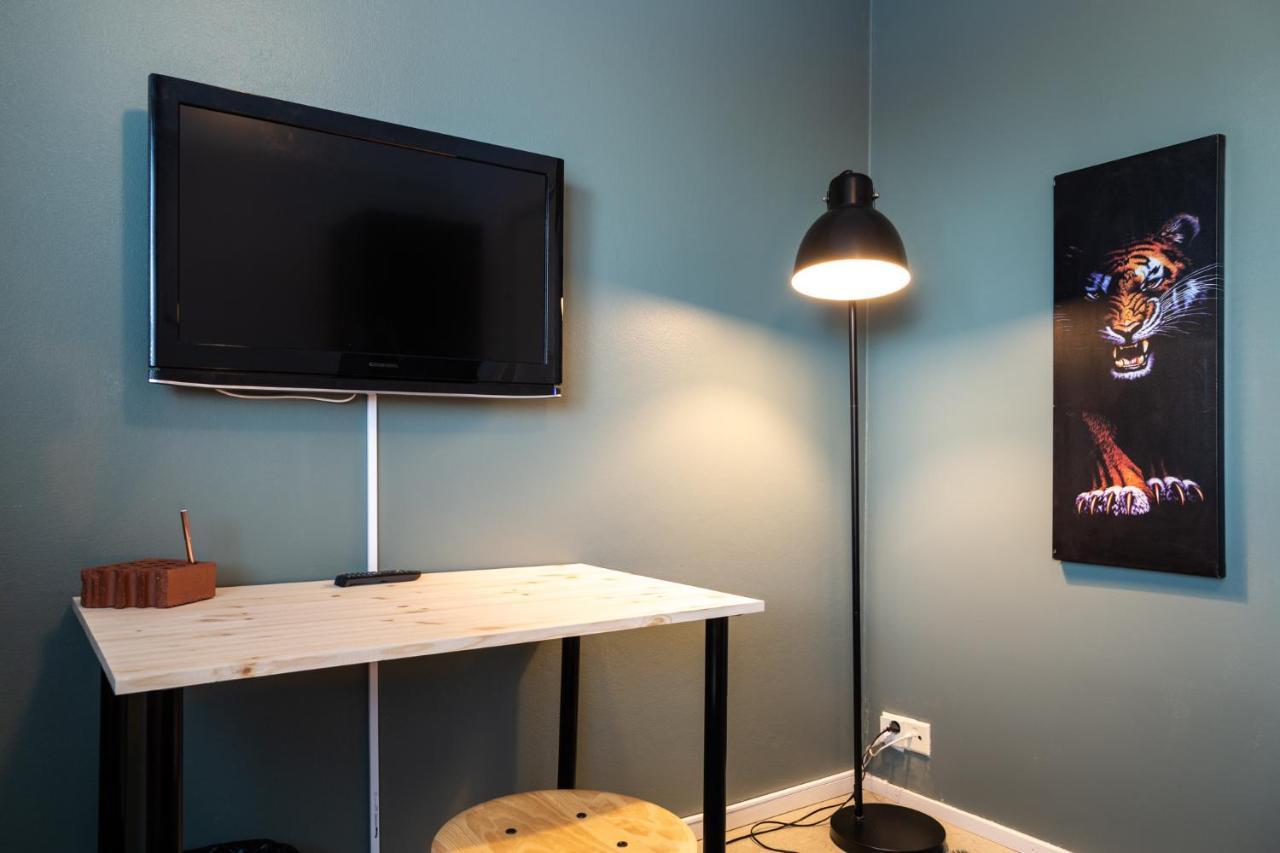 Kulkuri Hostellit Haemeenlinna Buitenkant foto