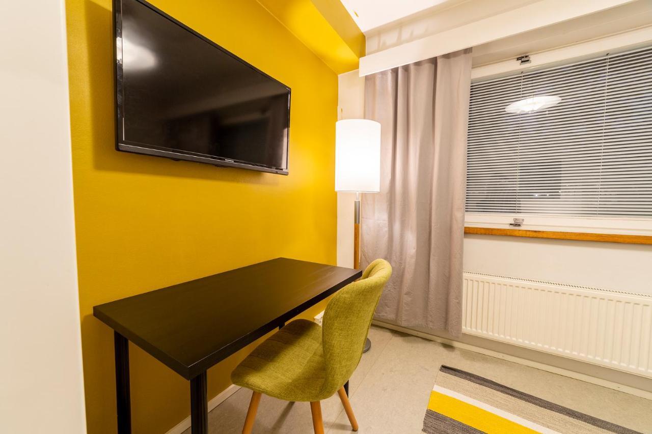 Kulkuri Hostellit Haemeenlinna Buitenkant foto