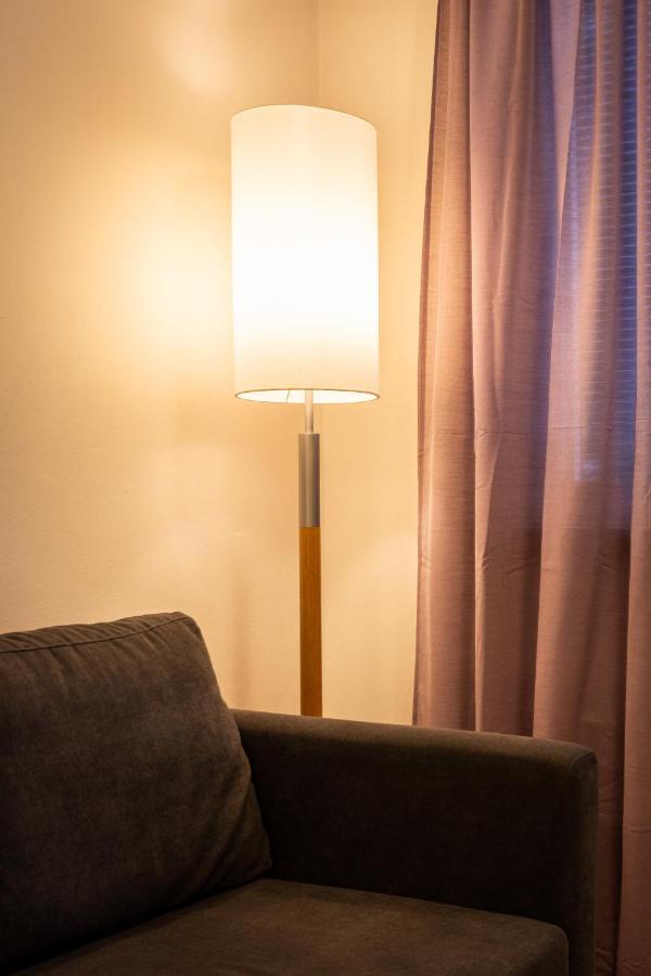 Kulkuri Hostellit Haemeenlinna Buitenkant foto