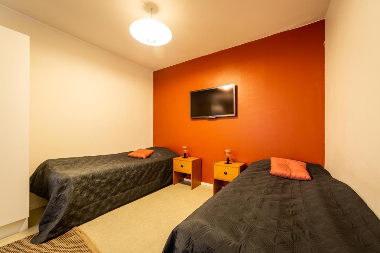 Kulkuri Hostellit Haemeenlinna Buitenkant foto
