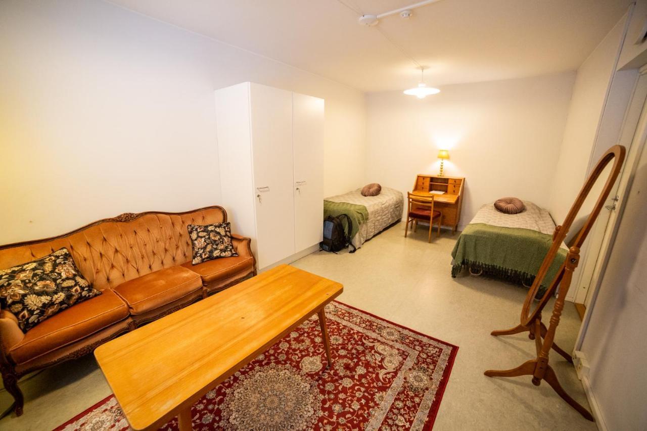 Kulkuri Hostellit Haemeenlinna Buitenkant foto