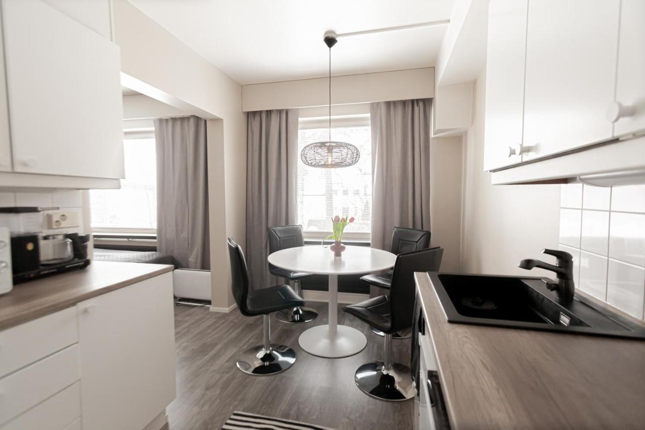 Kulkuri Hostellit Haemeenlinna Buitenkant foto